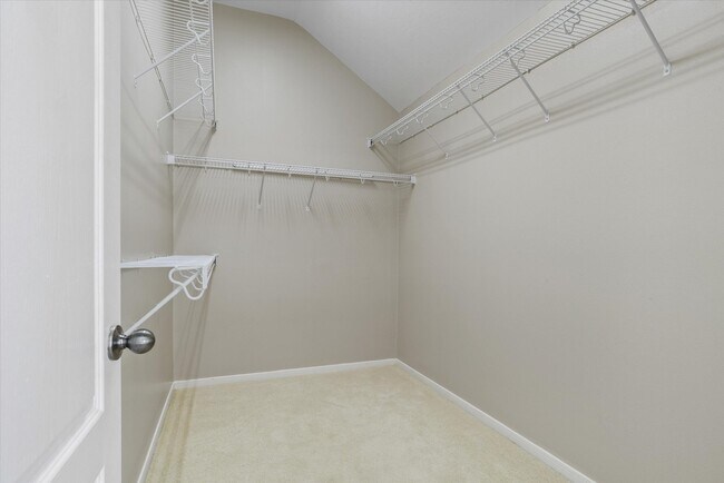 Building Photo - 402 Abbey Ln