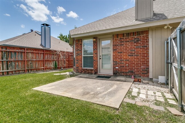Building Photo - 3914 Randall Ln