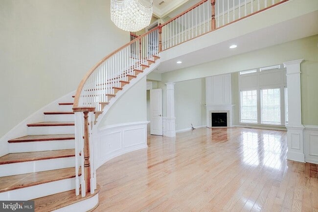 Building Photo - 15 Ridings Way