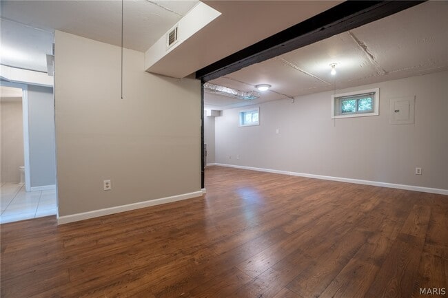 Building Photo - 312 Midway Ave