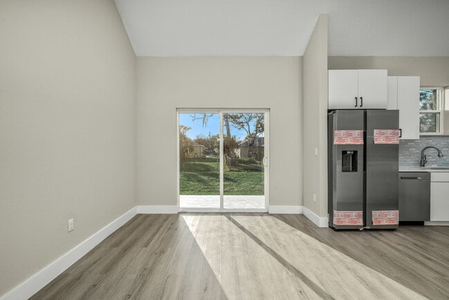 Building Photo - 3 Bedroom Home Located In The Sun N Lake Golf Community