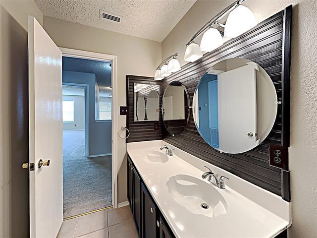 Building Photo - 4050 Hunters Creek Dr