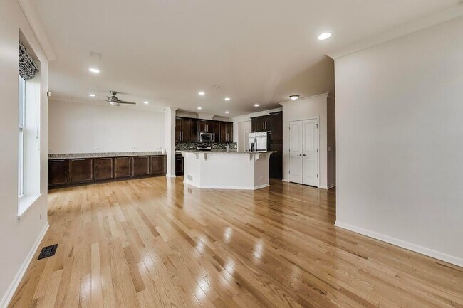 Building Photo - 2366 N Moseley Ct
