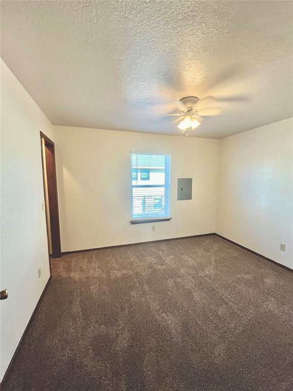 Building Photo - 1901 E Lindsey St