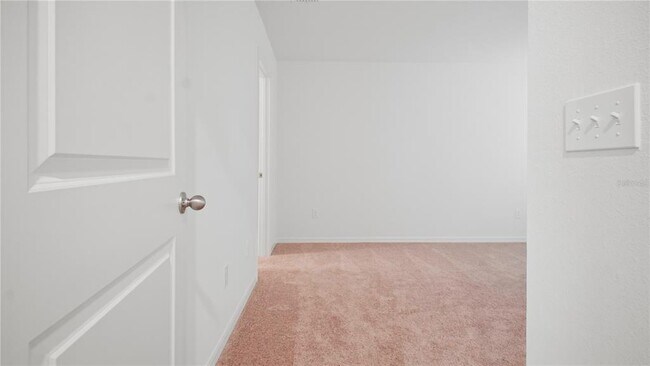 Building Photo - 2942 Lavanda Dr