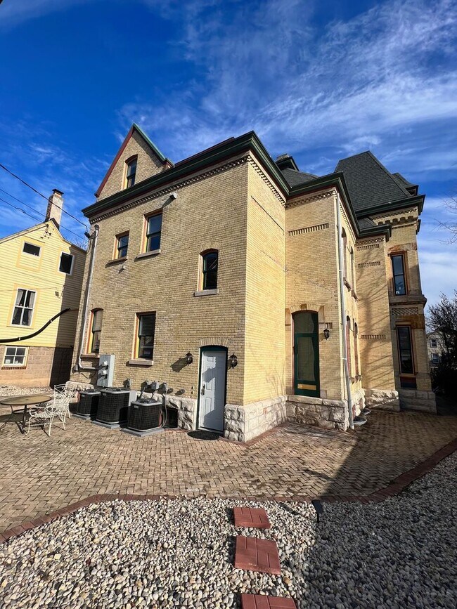 Building Photo - 1843 N Palmer St