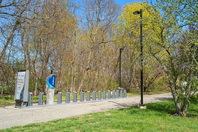 Building Photo - 22 Branchfield St