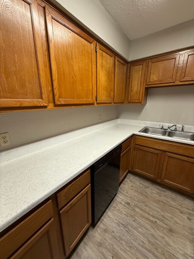 Building Photo - 510 Willowbend Cove