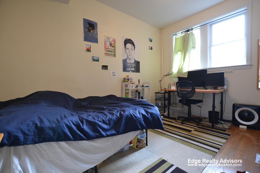 Building Photo - 21 Egmont St