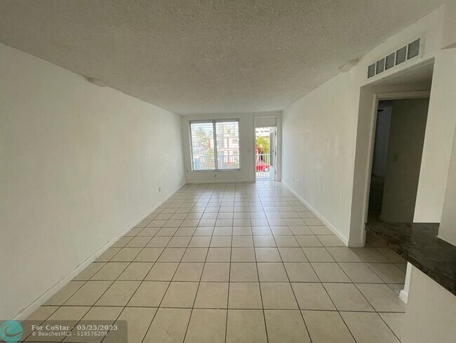 Building Photo - 1150 Euclid Ave
