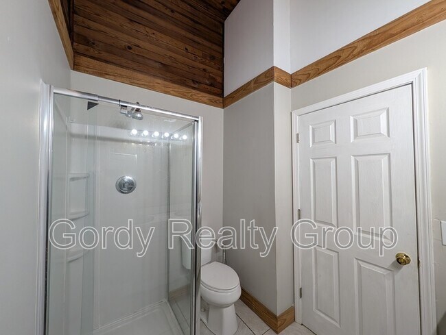 Building Photo - 5443 10th St