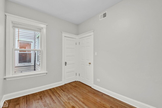 Building Photo - 4242 N Kimball Ave