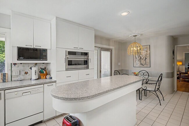 Building Photo - 8311 Juniper Ln