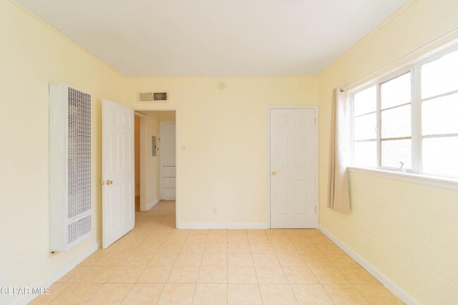 Building Photo - 1210 N Florence St