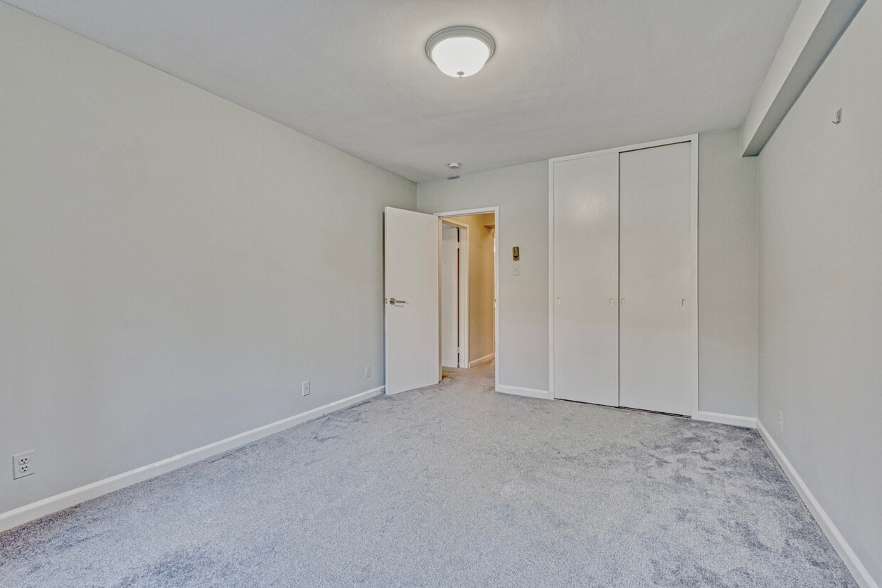Bedroom - 4201 Cathedral Ave NW