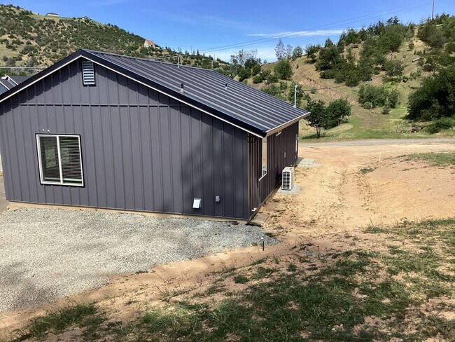 Building Photo - Newly Built Home Near Salt Creek Trail Move in Ready