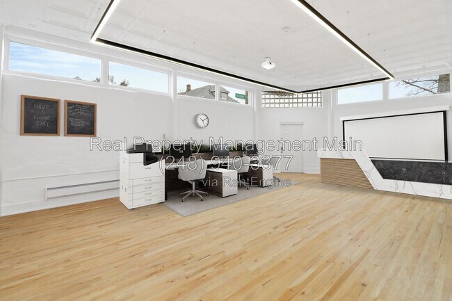 Building Photo - 12303 Klinger St
