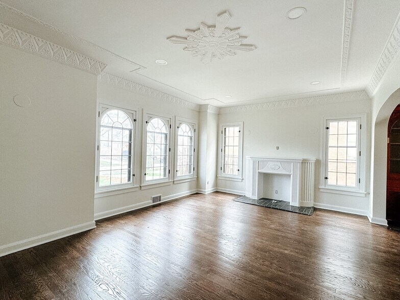 Building Photo - 2331 N 54th St