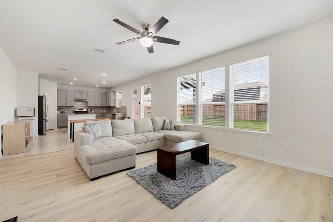 Building Photo - 7618 Coral Ky Dr