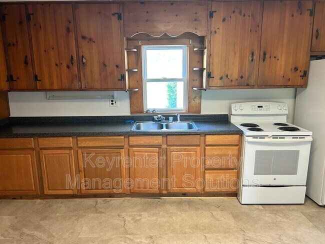 Building Photo - 209 Tanner Ln