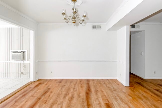 Dining Room - 3000 Hillsboro Pike