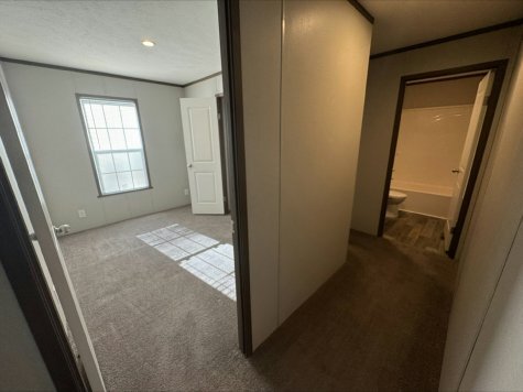 Building Photo - 2429 E Birch Dr