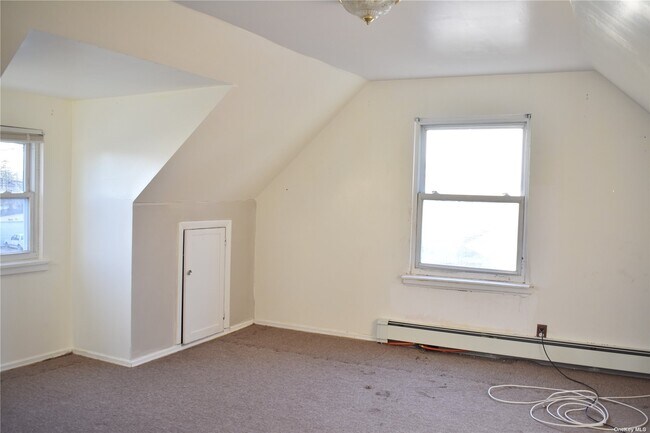 Building Photo - 103 Bethpage Rd