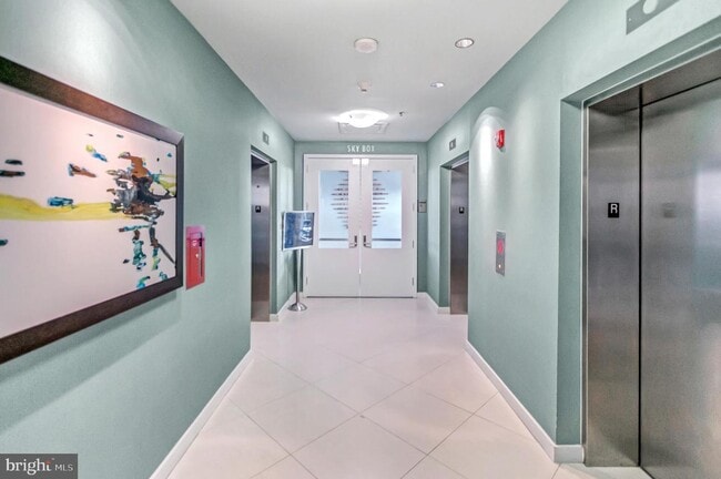 Building Photo - 5750 Bou Ave