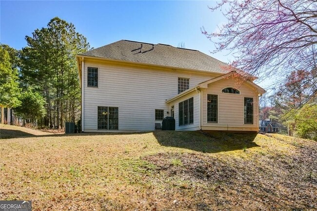 Building Photo - 305 Collegiate Dr