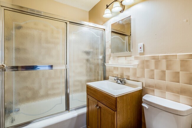 Building Photo - 2003 S Glenn Ave