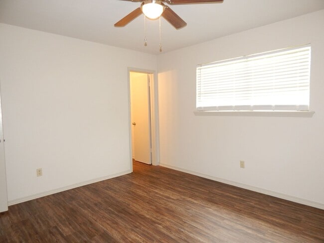 Building Photo - Whitehouse ISD! Lovely 3 Bedroom, 2 Bath Home