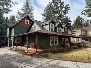 Building Photo - Beautiful 3 Bed/2.5 Bath Home in West Bend - Albany Ave