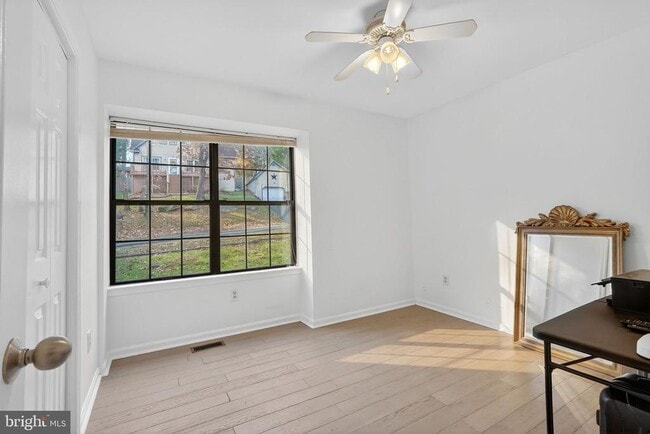 Building Photo - 7011 Fox Chase Rd