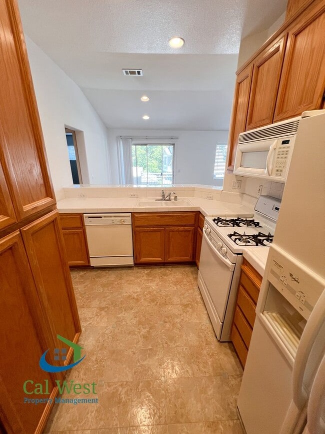 Building Photo - $3395 - 2BD/2BA Beautiful Palmia Condo Near Cottle Road & 85 Available Now!