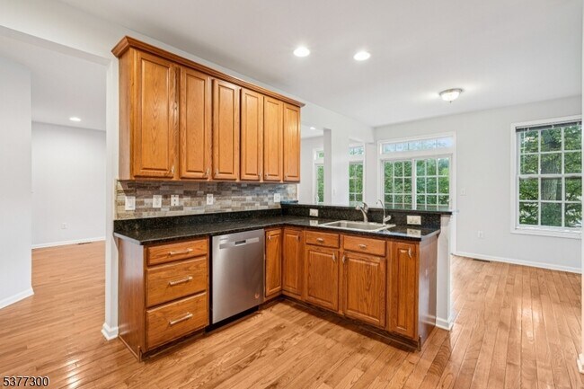 Building Photo - 84 Henning Terrace