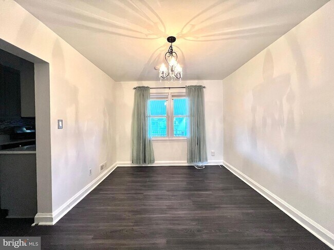 Building Photo - 603 Middlesex Rd