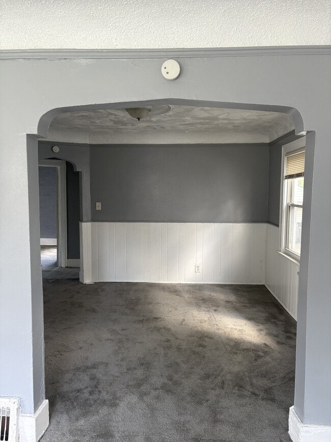 Building Photo - 13522 Glastonbury Ave