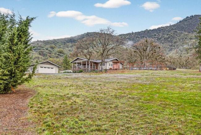 Building Photo - 860 Humbug Creek Rd