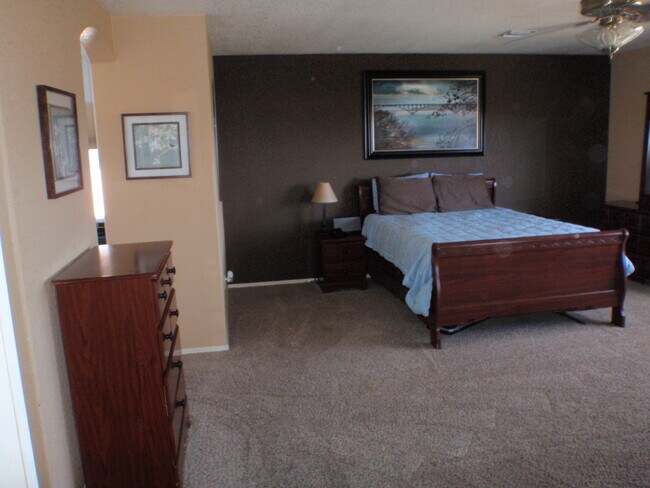 Building Photo - MESA DEL SOL POOL HOME