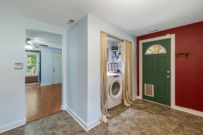 Building Photo - 513 Hiawassee Ave
