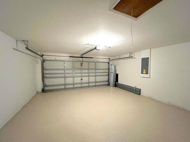 Building Photo - 7 Zither Ct