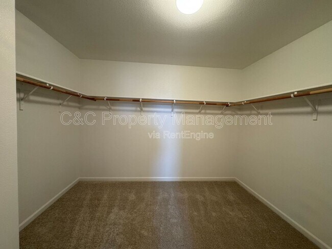 Building Photo - 14826 Kit Carson Dr