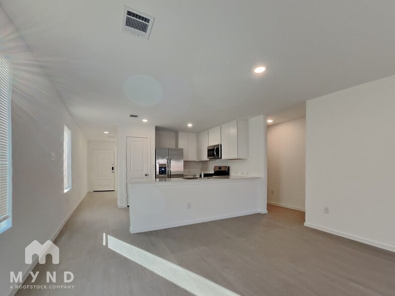 Building Photo - 14808 N Ascot Bnd Cir