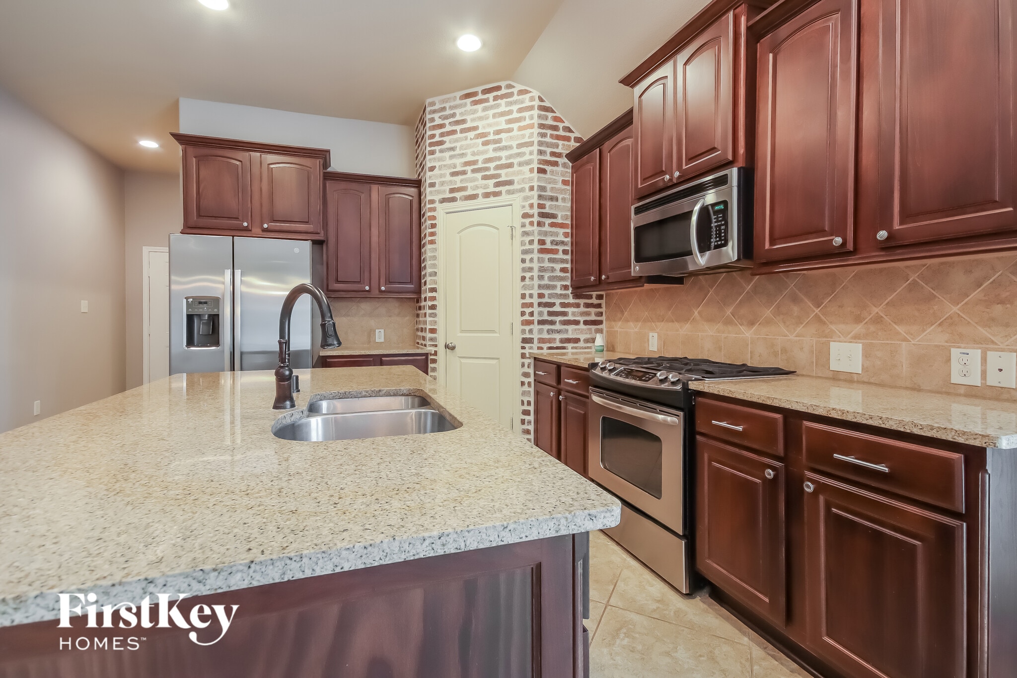 Building Photo - 4127 Ponderosa Hills Ln