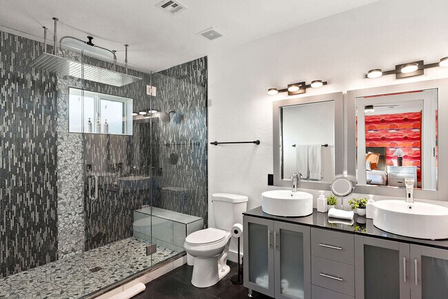 Building Photo - 12201 N 58th Way