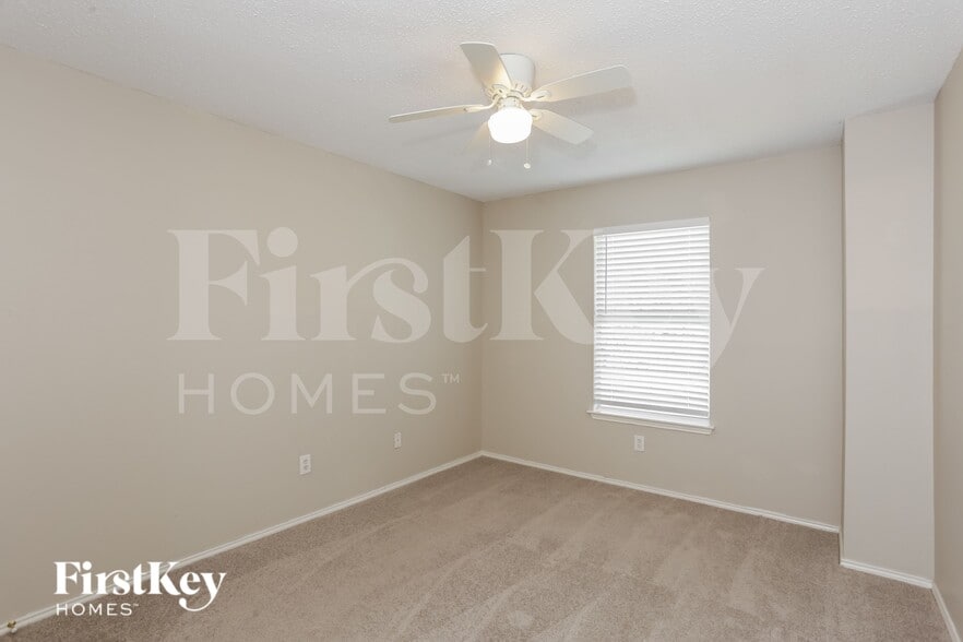 Building Photo - 1146 Finch Cir