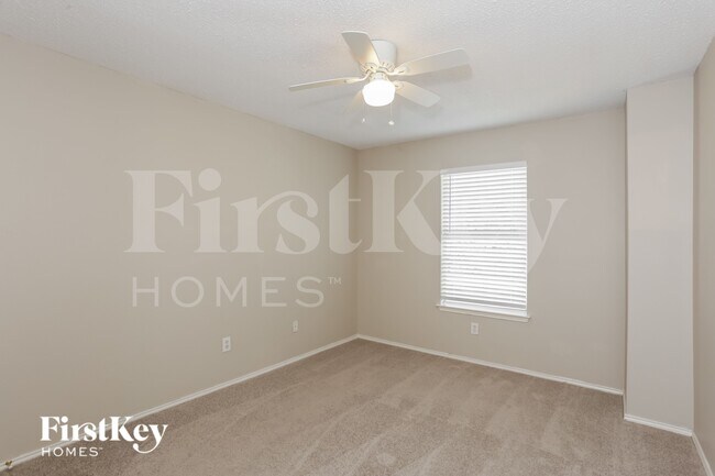 Building Photo - 1146 Finch Cir