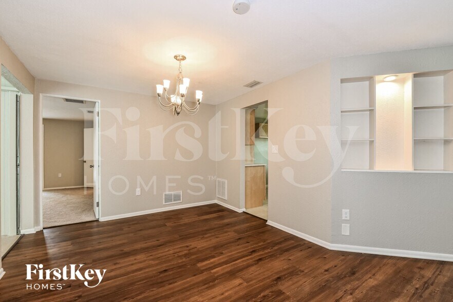 Building Photo - 1419 Argyle Dr