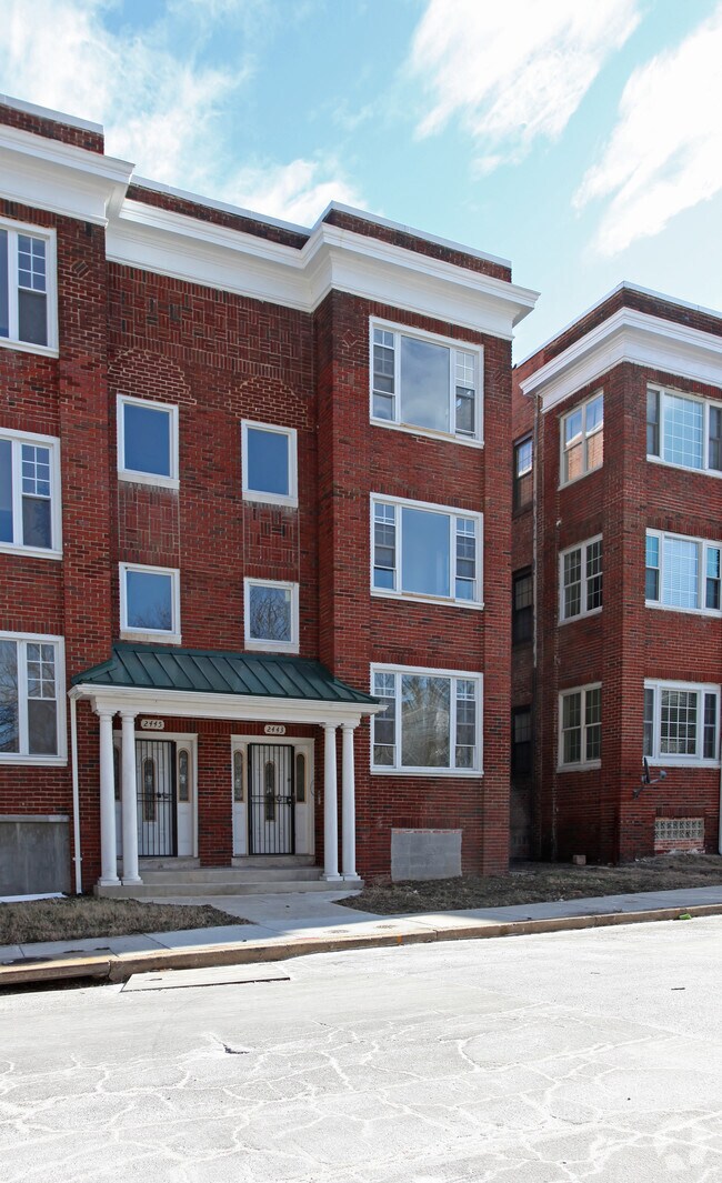 Building Photo - 2443 Callow Ave