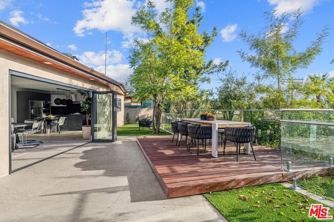 Building Photo - 2301 Donella Cir